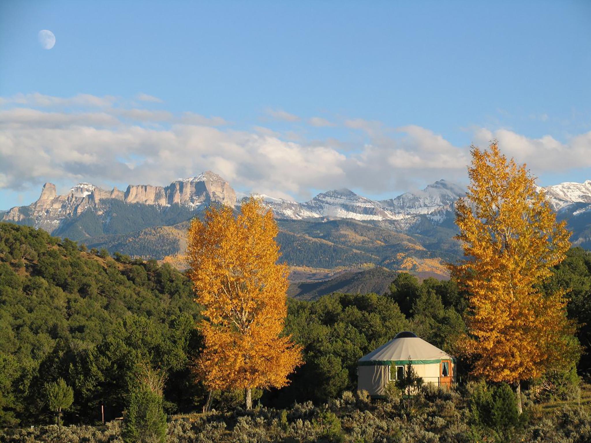 Turn over a new leaf: Colorado Parks and Wildlife offers tips for scenic fall adventures and responsible recreation